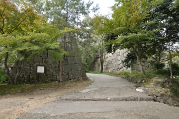 見返り坂 丸亀城