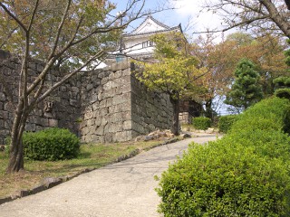 見返り坂 丸亀城