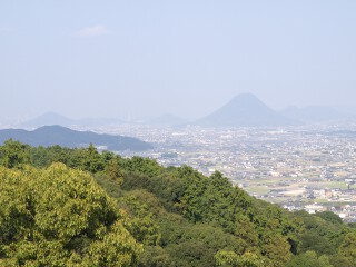 展望台の眺望 讃岐富士