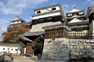 天守、小天守 松山城