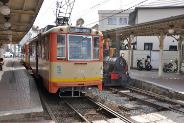 モハ78号と坊ちゃん列車 モハ78号と坊ちゃん列車