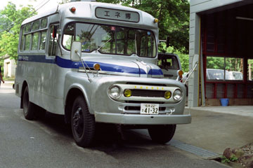 ボンネットバス