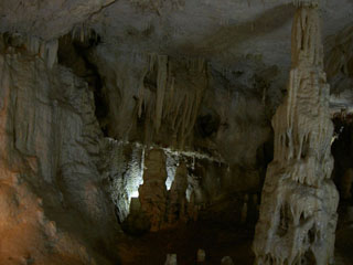 鍾乳洞内部