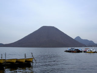 榛名湖と榛名富士