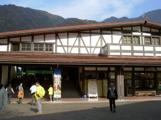 立山駅舎