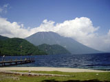 中禅寺湖と男体山