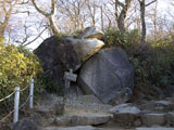 ガマ石 筑波山のガマ石