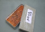 箱を開けたところ 味噌松風 箱を開けたところ