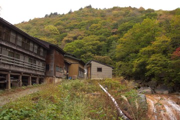 深山に佇む秘湯 滑川温泉