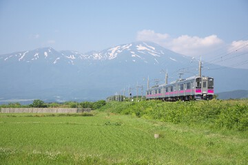 鳥海山と羽越本線