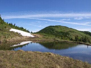 駒の大池と会津駒ヶ岳