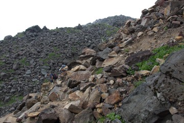 山頂を振り返る 山頂を振り返る