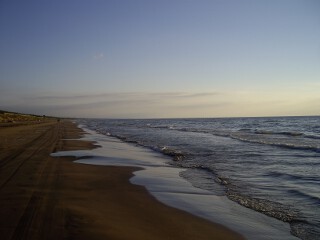 打ち寄せる波 千里浜なぎさドライブウェイ