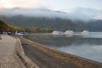 御前ヶ浜と遊歩道 十和田湖