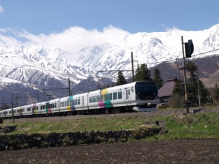 特急あずさ E257系