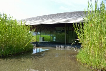 広間 俯仰軒 佐川美術館