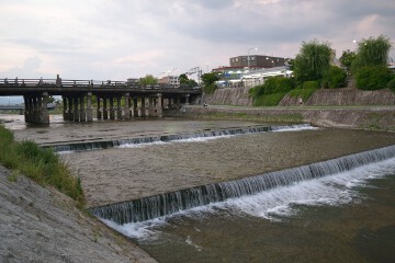 鴨川と三条大橋 三条大橋
