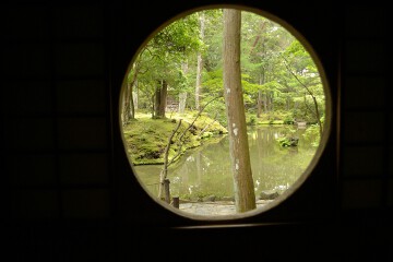 円相窓 西芳寺 潭北亭