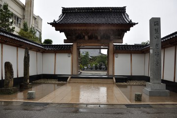 境内には… 光禅寺