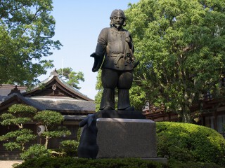 御慈愛の御神像