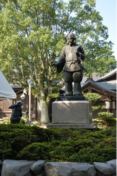 御慈愛の御神像