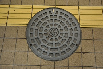 マンホール