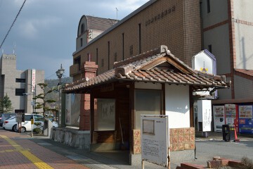 バスの待合所 バスの待合所