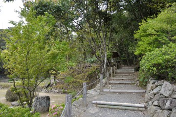 遊歩道石段 雪舟庭
