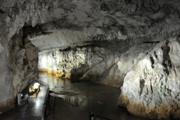 洞内を見下ろす 冒険コース