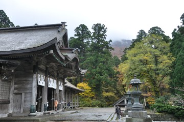 奥宮と大山 奥宮