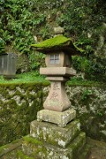 苔むした灯籠 灯籠