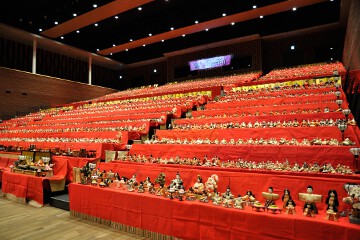 ホール おひな様