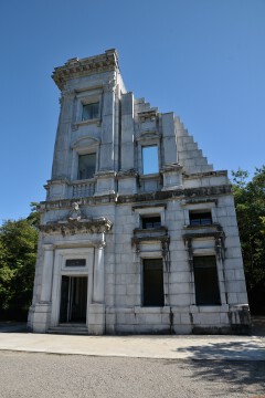 内部は展望タワー 川崎銀行本店