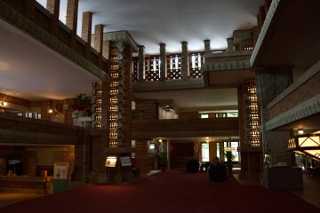 メインロビー中央 帝国ホテル中央玄関