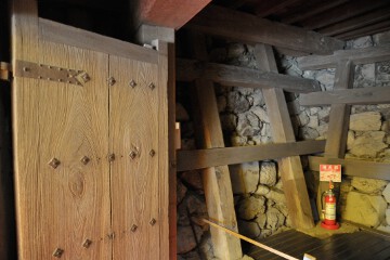 地下 天守入口 地下