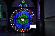 外光を通すステンドグラス 聖ザビエル天主堂