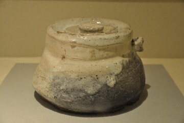 萩片耳灰被水指 萩片耳灰被水指