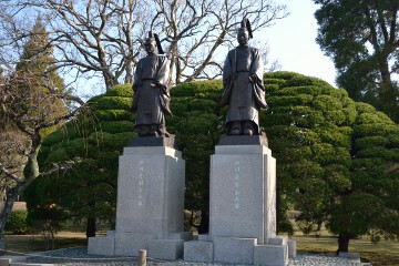 御祭神細川忠利公銅像 御祭神細川忠利公銅像