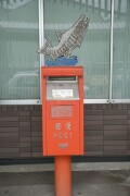 駅舎前のポスト 駅舎前のポスト