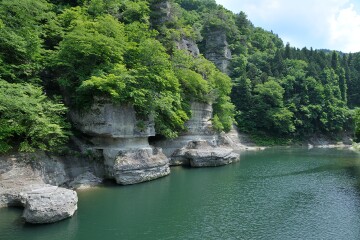 奇岩の連なる景観 塔のへつり