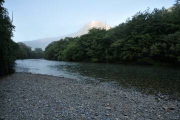 梓川と焼岳 梓川と焼岳