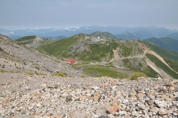 登山道を登る人 乗鞍