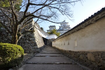 はの門手前から天守を望む はの門手前から天守を望む