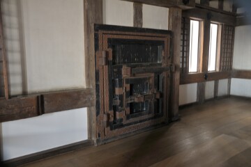 大天守1階二の渡櫓への扉 大天守1階二の渡櫓への扉