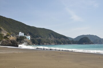 打ち寄せる波 大浜海岸