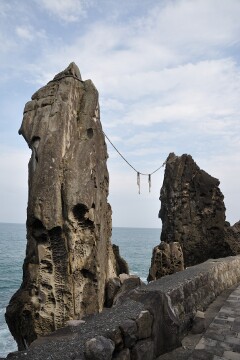 鹿岡の夫婦岩 鹿岡の夫婦岩