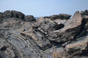 湾曲した岩 湾曲した岩