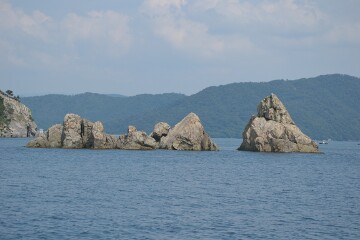 三ツ岩・二ツ岩