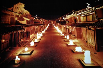 「美濃和紙あかりアート展」の様子