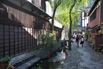 やなか水のこみち